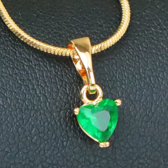 "Tiny Green Heart Pendant in Gold Plated Brass, XPPT1302 - Picture 1 of 12